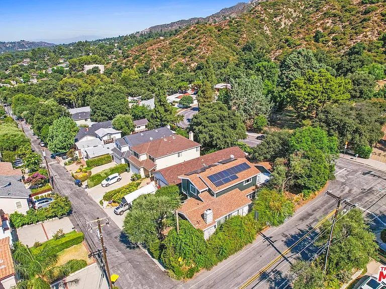 2401 Olive Ave — Photo 48