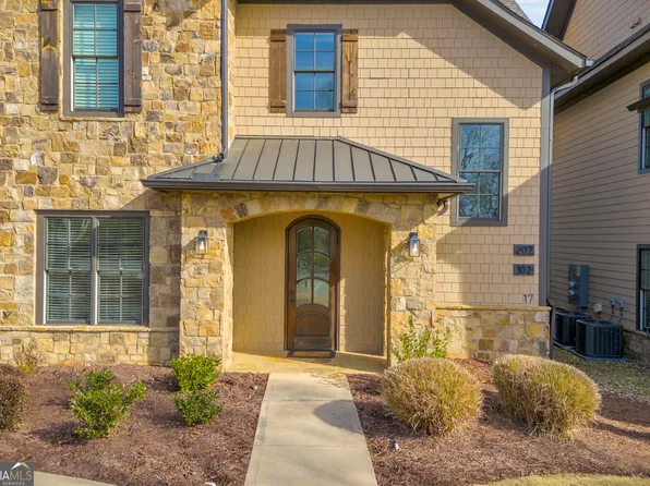 17 Cottage Ln #102, Toccoa, GA 30577