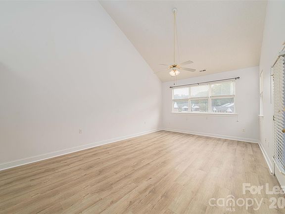 3rd image of 3850 Sage Ct
