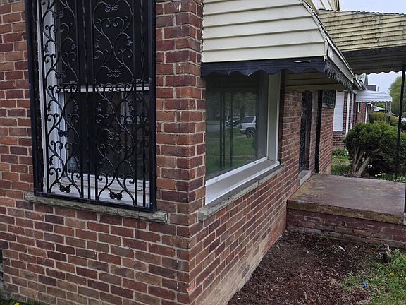 3rd image of 19358 Evergreen Rd