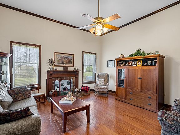 4th image of 801 Princeton Hwy