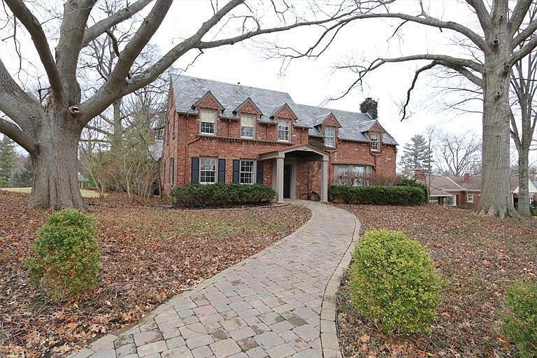 1st image of 540 Larchmont Dr