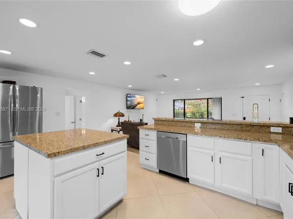 6839 Tradewind Way, Lake Worth, FL 33462
