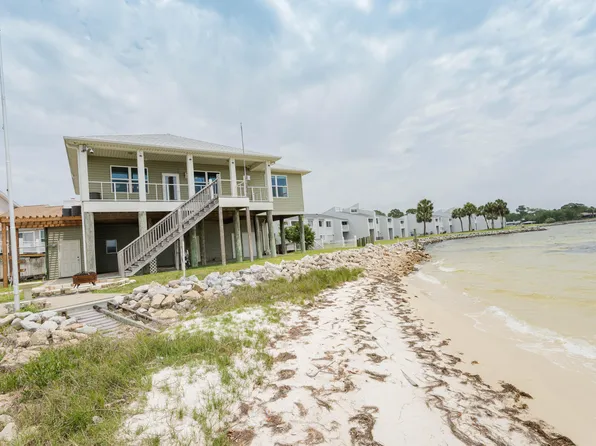 115 Port Dr, Shalimar, FL 32579