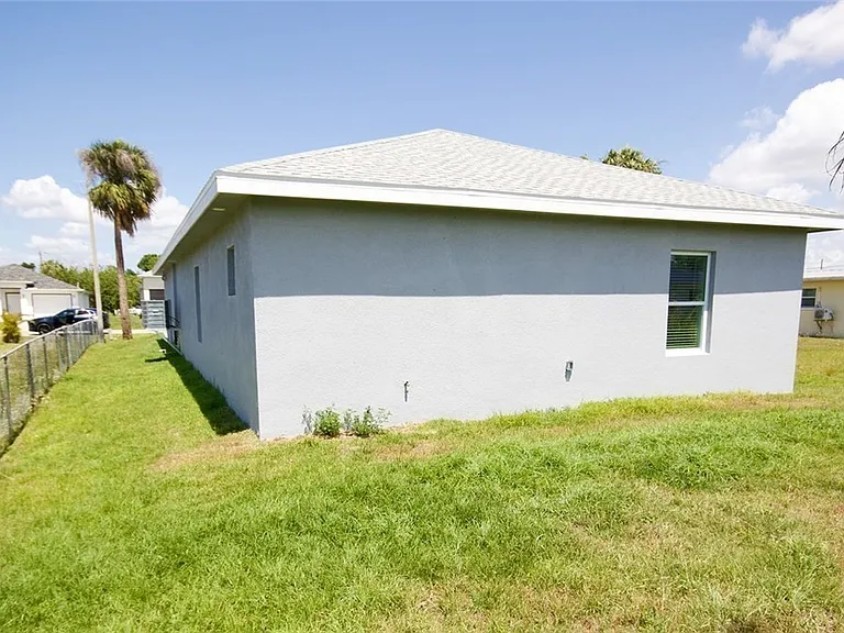 3428 Jeffcott St — Photo 21