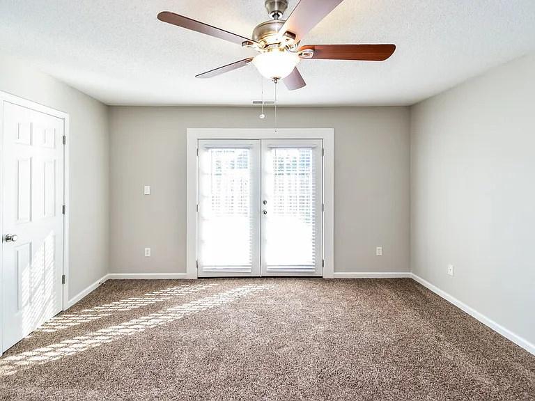 7296 Green Ash Dr — Photo 10