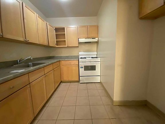 2nd image of 206 W 148th St APT 2B