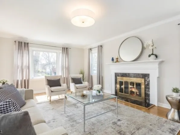 7 Evergreen Ter, Millburn, NJ 07041