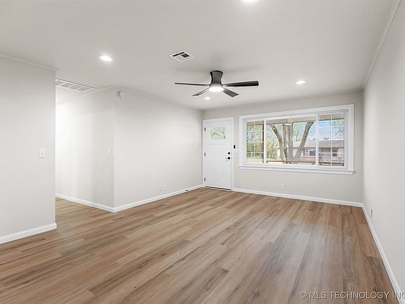 4th image of 2514 E Sidney Ave