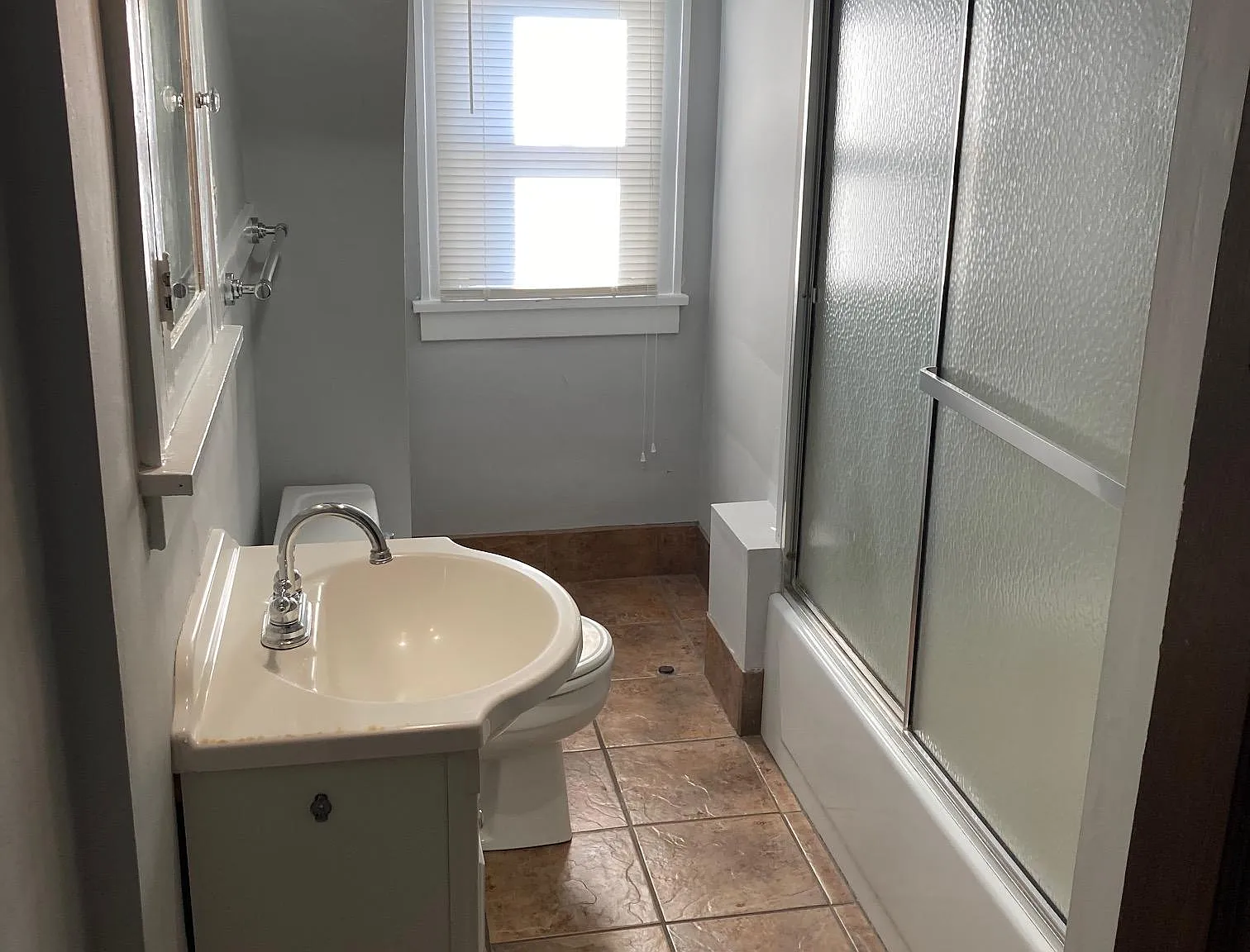 13899 Clifton Blvd — Photo 4