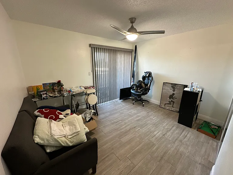 540 N May St #9-2122 — Photo 18