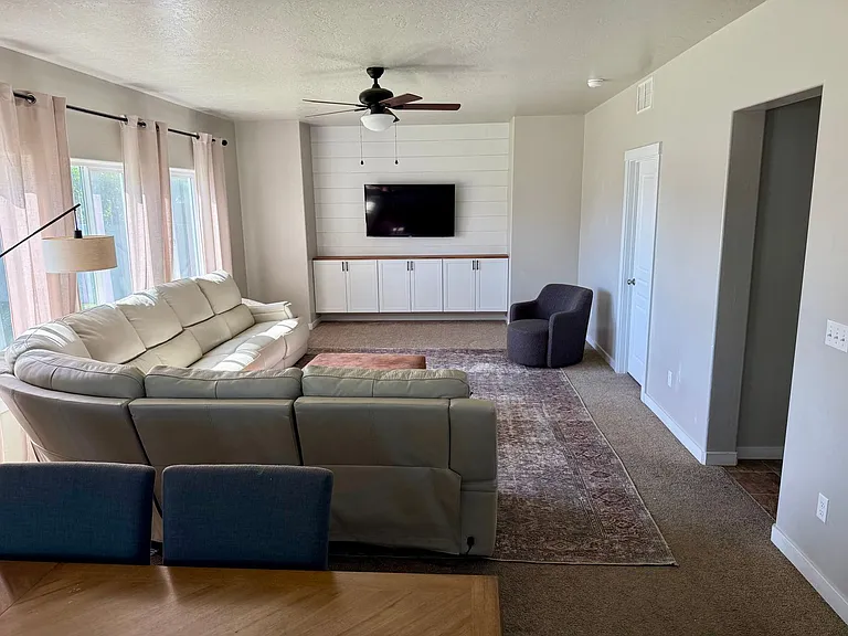 2946 NW 8th Ave — Photo 5
