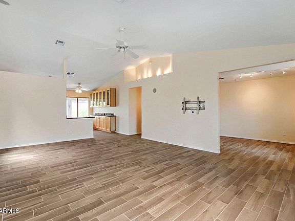 3rd image of 3826 W PARK VIEW Lane