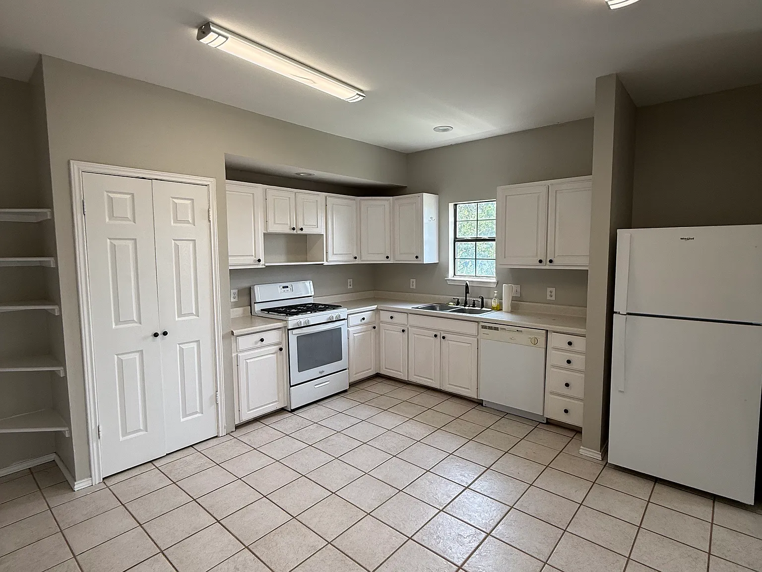 3 bed, 1619 sqft, $1,695 — Photo 3