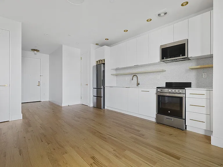 150 Eagle St #6A — Photo 2