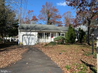 209 Stormy Rd, Manahawkin, NJ 08050