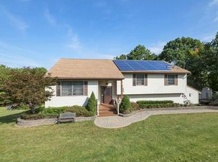 237 Greeves Rd, New Hampton, NY 10958