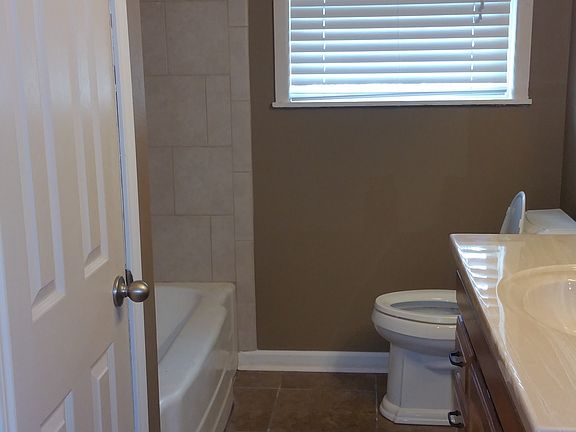 4th image of 3708 Belmont Ave