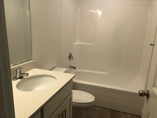 544 N 100 E — Photo 9