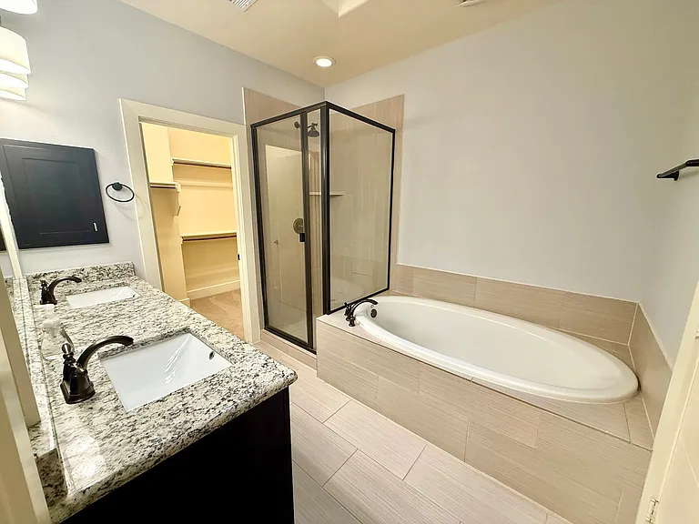 5875 Ross Ave #4 — Photo 9