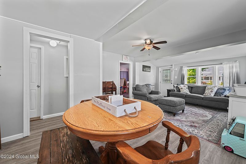 5th image of 1011 Mann Avenue
