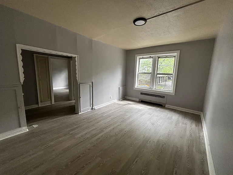 129 Schofield St #3 — Photo 2