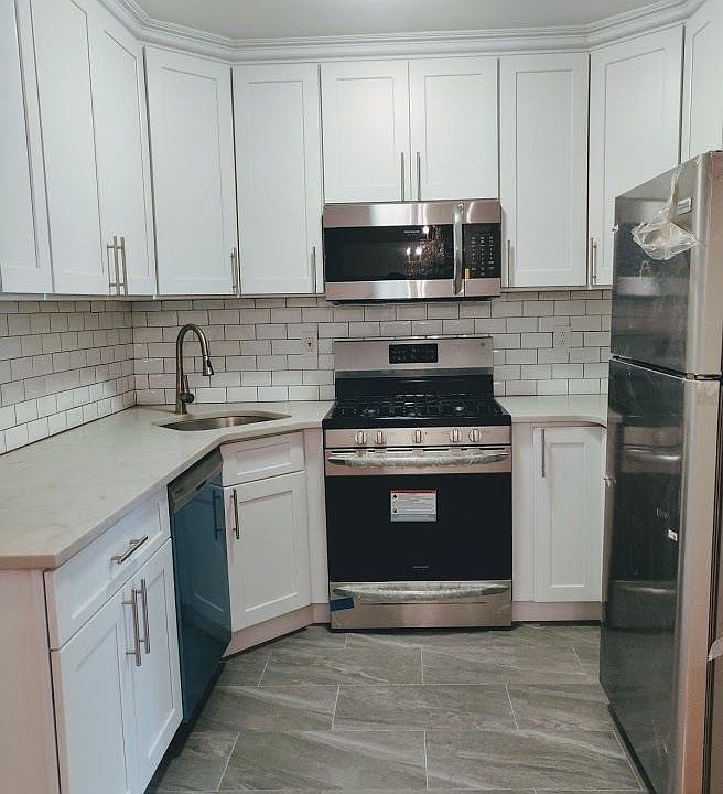 1st image of 2114 30th Dr APT 2