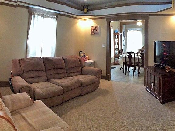 3rd image of 129 Fairlawn Ave