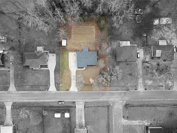 2nd image of 312 Lee Road 917