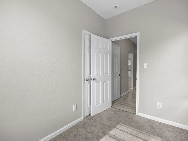 126 Linden Avenue — Photo 26