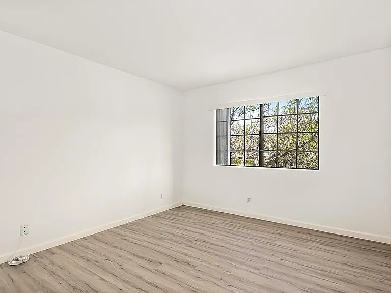 8182 Mainsail Dr #102 — Photo 9