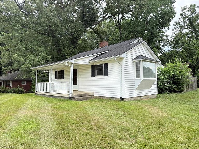 Listing photo 3