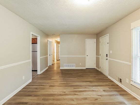 4th image of 1338 W Stoneybrook Dr