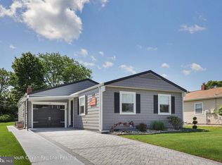 22 Plymouth Dr, Toms River, NJ 08757