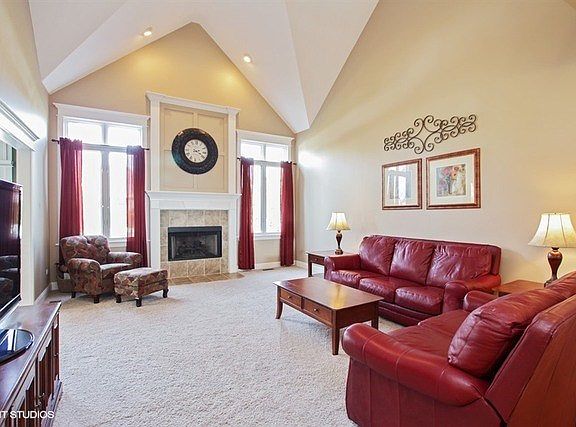 3rd image of 600 Rollingwood Dr