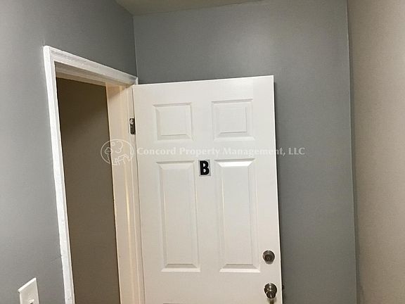3rd image of 2928 Yorkway #B