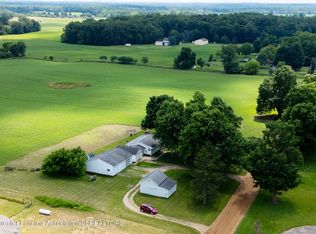 7125 Peck Rd, Eaton Rapids, MI 48827