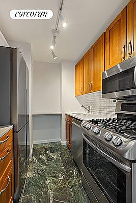 5th image of 301 E 79th St APT 25P