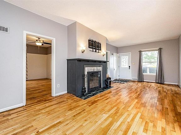 4th image of 3001 30th Street Dr SE