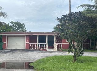 8725 Southampton Dr, Miramar, FL 33025