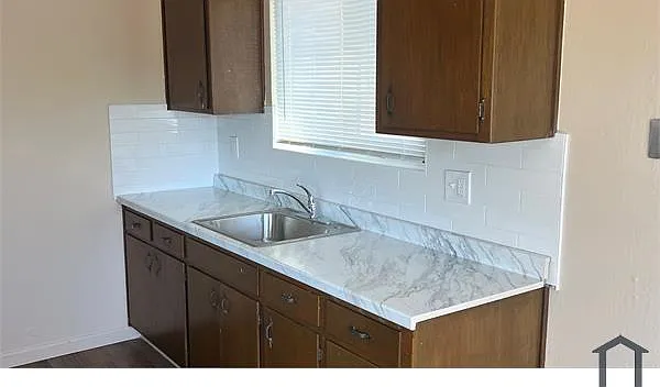 2 bed, 950 sqft, $2,275 — Photo 2