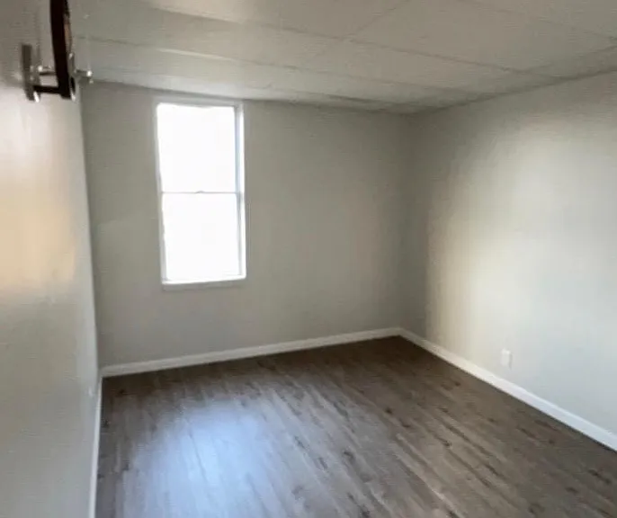 421 Belonda St — Photo 5