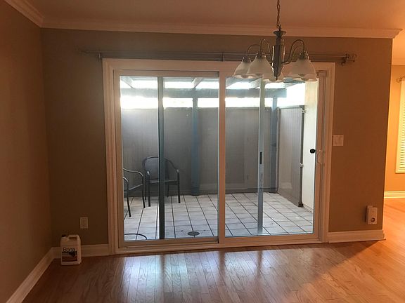 3rd image of 1121 S Clifpark Cir