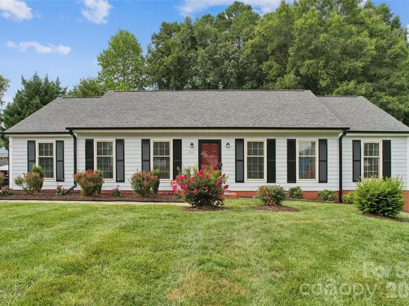 2114 Varden Ct, Charlotte, NC 28208