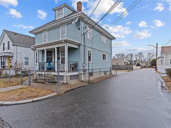 5th image of 104 Sutton Ave