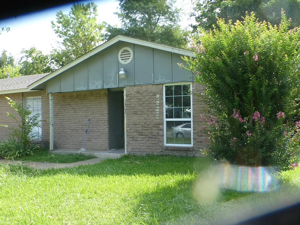 1302 Yukon Dr