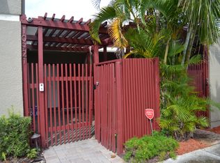 10921 Birchwood Pl, Pembroke Pines, FL 33026