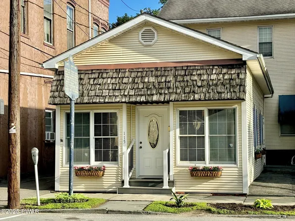 115 9th St, Honesdale, PA 18431