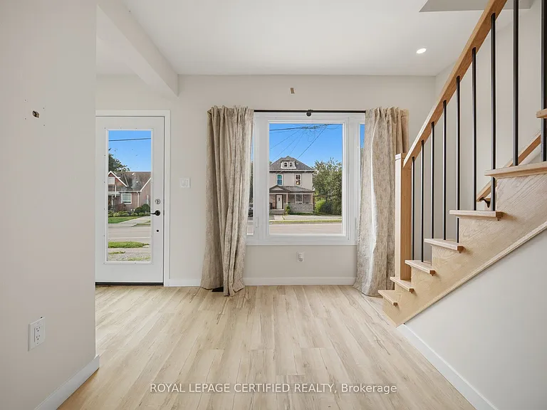 5759 Robinson St — Photo 4