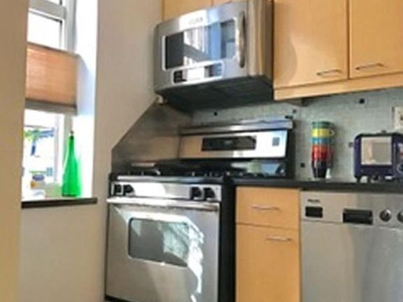 3rd image of 470 W 24th St APT 2A